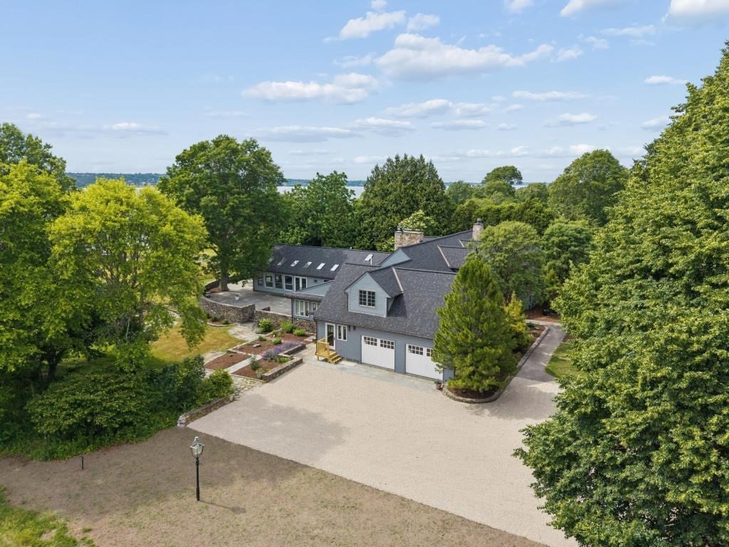 683 Neck Road, Tiverton, RI Photo #10