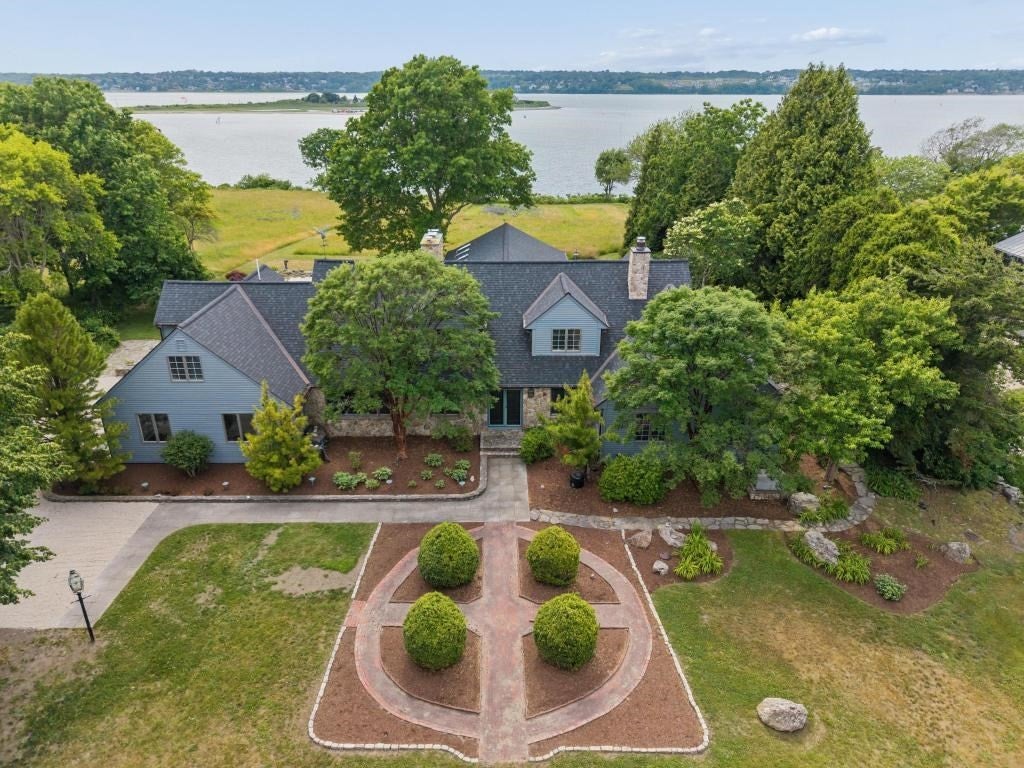 683 Neck Road, Tiverton, RI Photo #12