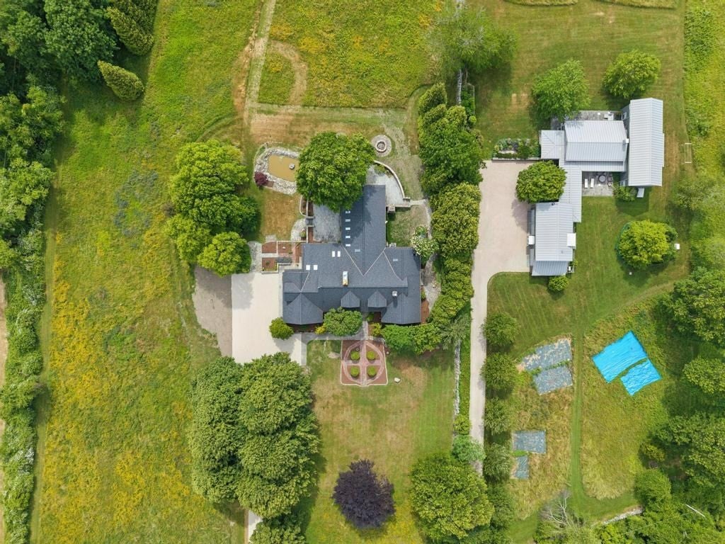 683 Neck Road, Tiverton, RI Photo #4