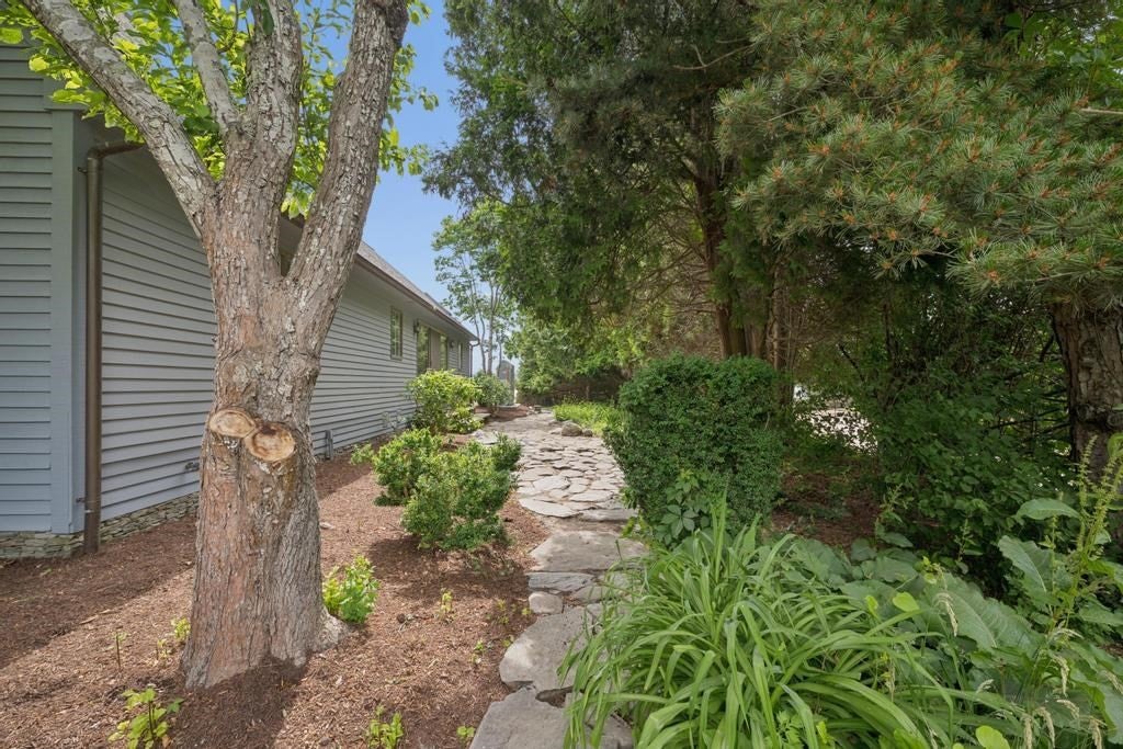 683 Neck Road, Tiverton, RI Photo #19