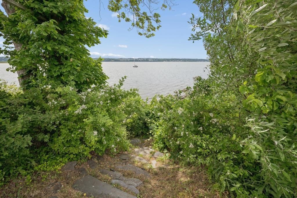 683 Neck Road, Tiverton, RI Photo #21