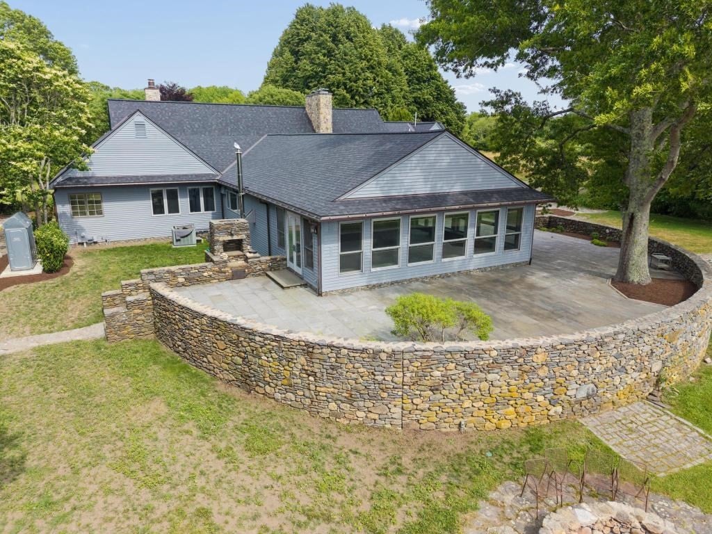683 Neck Road, Tiverton, RI Photo #13