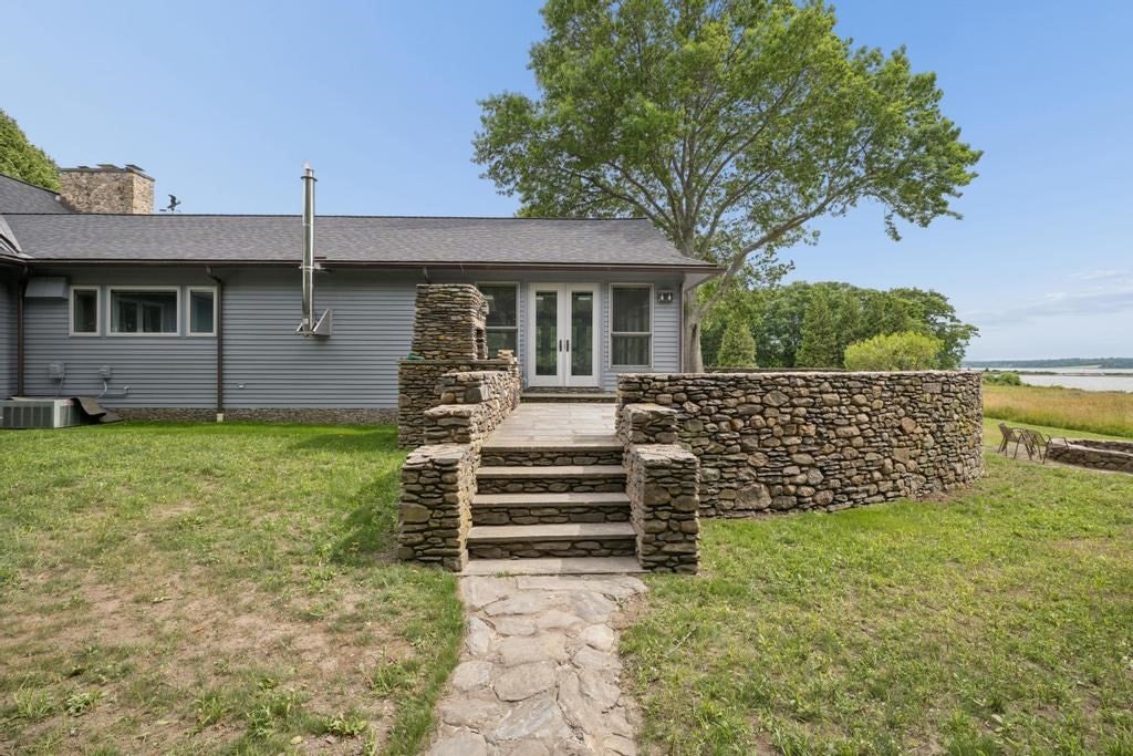 683 Neck Road, Tiverton, RI Photo #18