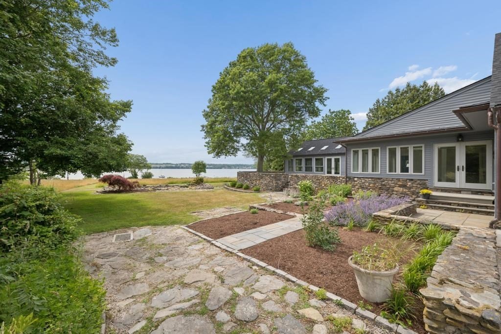 683 Neck Road, Tiverton, RI Photo #17