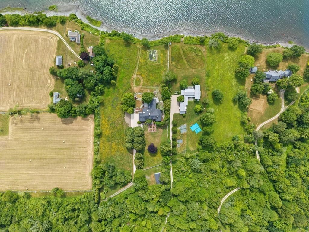 683 Neck Road, Tiverton, RI Photo #5