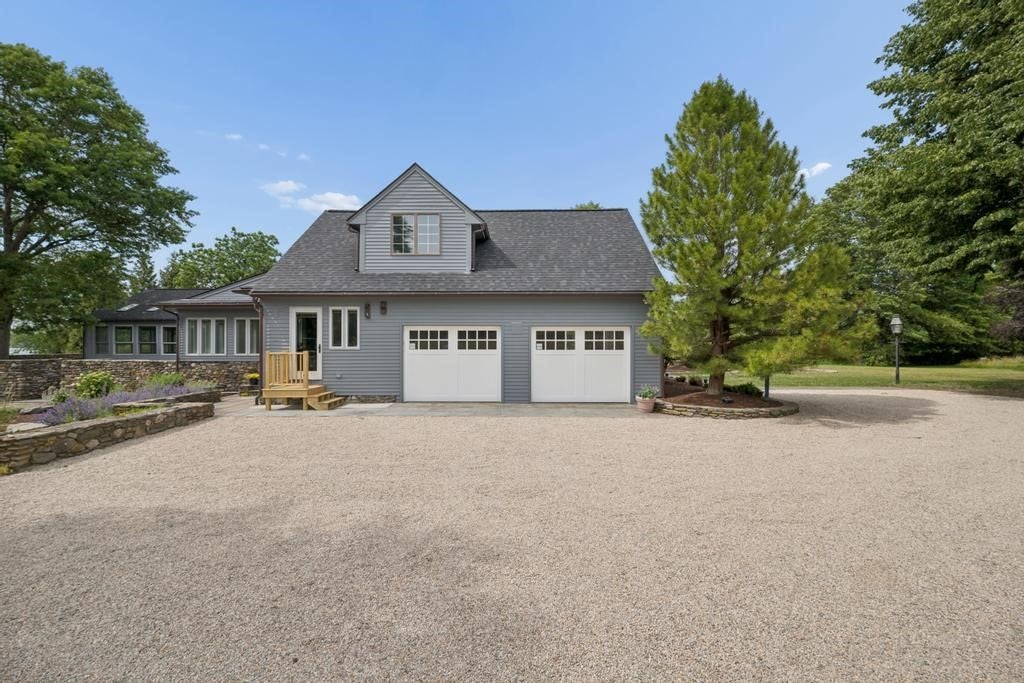 683 Neck Road, Tiverton, RI Photo #16