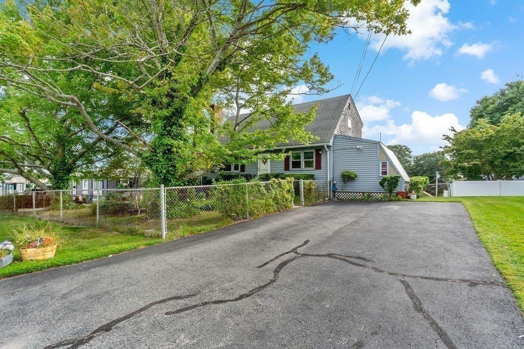 7 Charlotte Dr, Bristol, RI, 7 Charlotte Dr, Bristol, RI Photo #14
