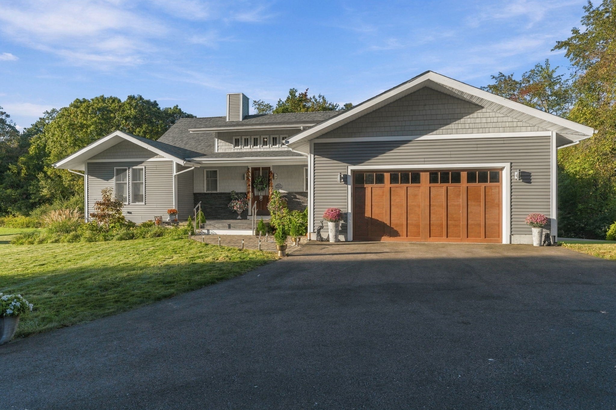685C Curtis Corner