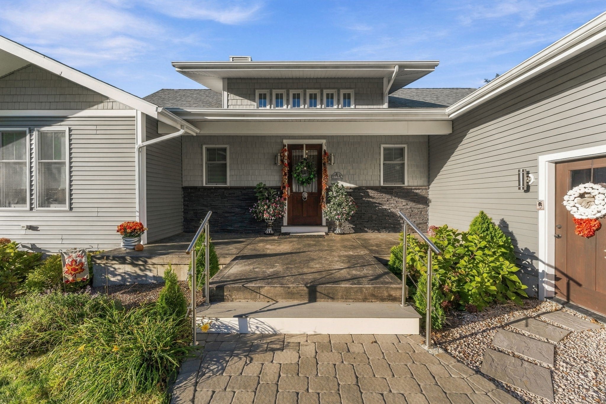 685C Curtis Corner