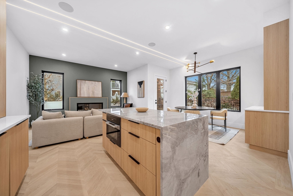 123-125 Waban St 123