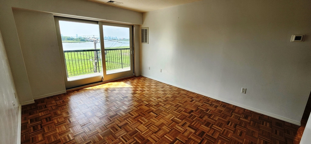 133 Commander Shea Blvd 406