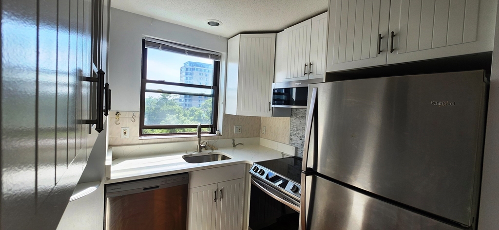 133 Commander Shea Blvd 406