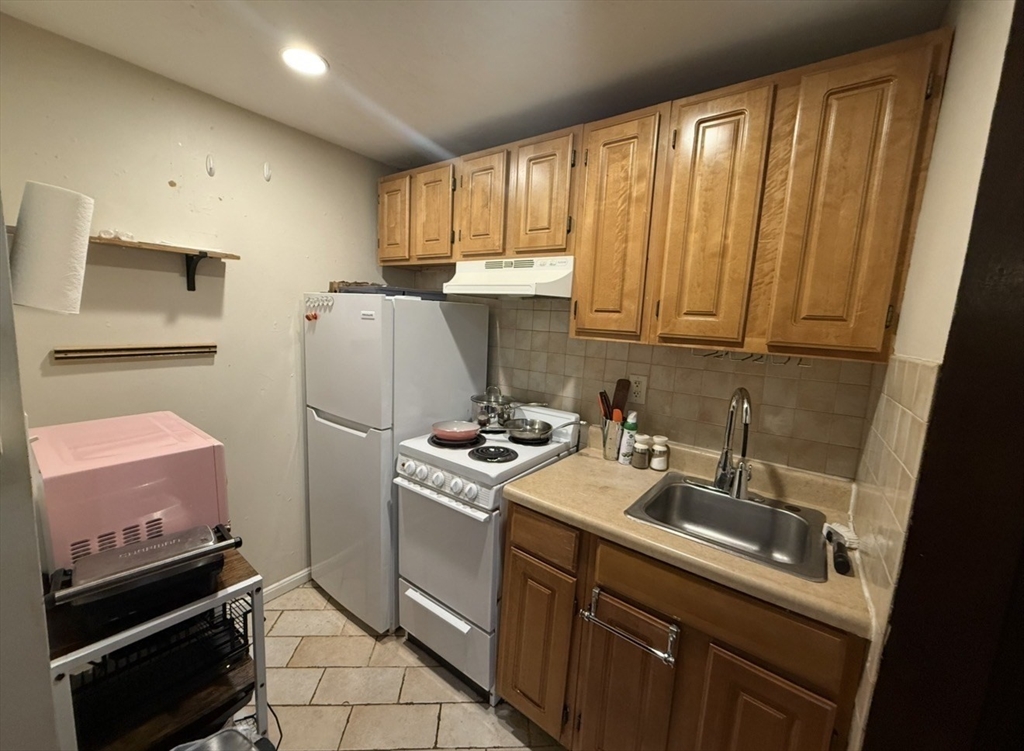 379 Beacon 1R