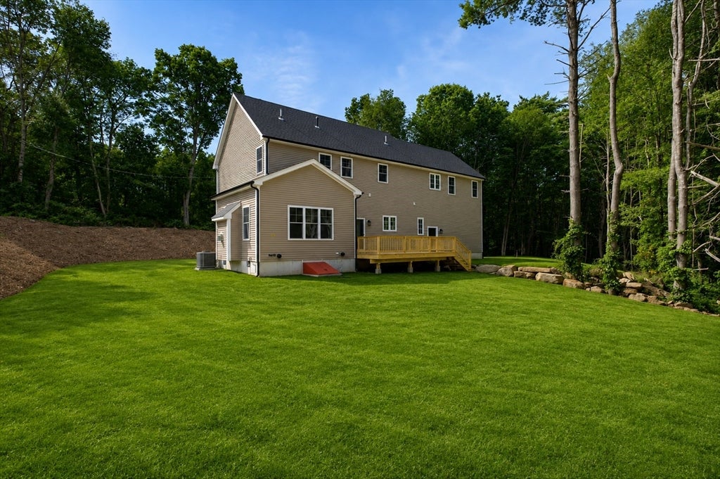 90 Berry Corner Rd, Charlton, MA Photo #3
