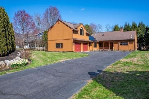 17 Sacco Dr Amherst MA 01002