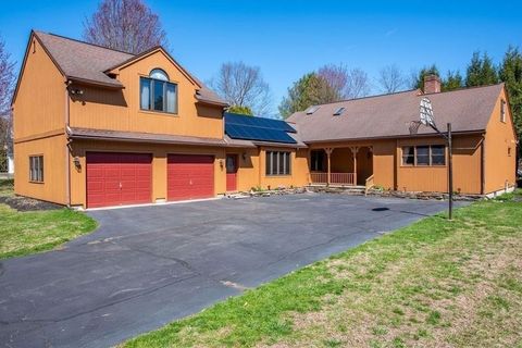 17 Sacco Dr Amherst MA 01002