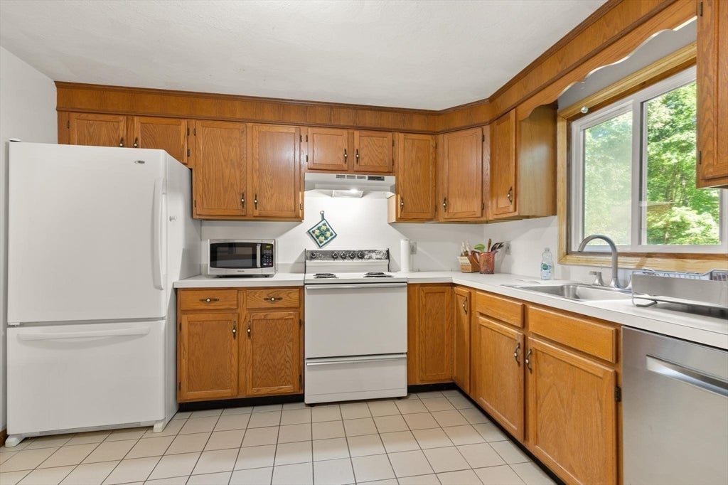 58 Roosevelt Rd, Wilmington, MA, 58 Roosevelt Rd, Wilmington, MA Photo #6