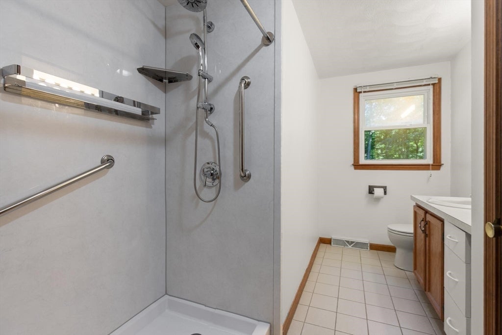 58 Roosevelt Rd, Wilmington, MA, 58 Roosevelt Rd, Wilmington, MA Photo #21