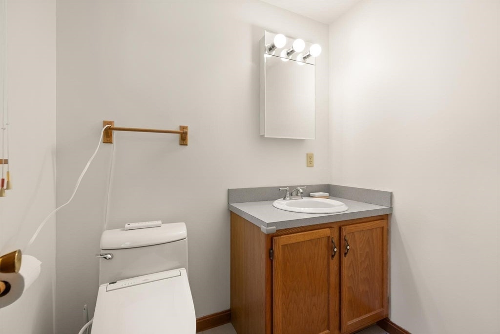 58 Roosevelt Rd, Wilmington, MA, 58 Roosevelt Rd, Wilmington, MA Photo #17