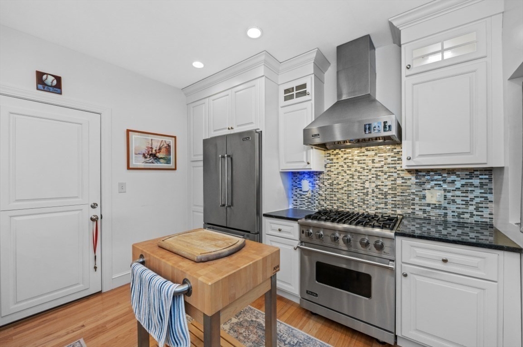 212 Winthrop Shore Drive 1