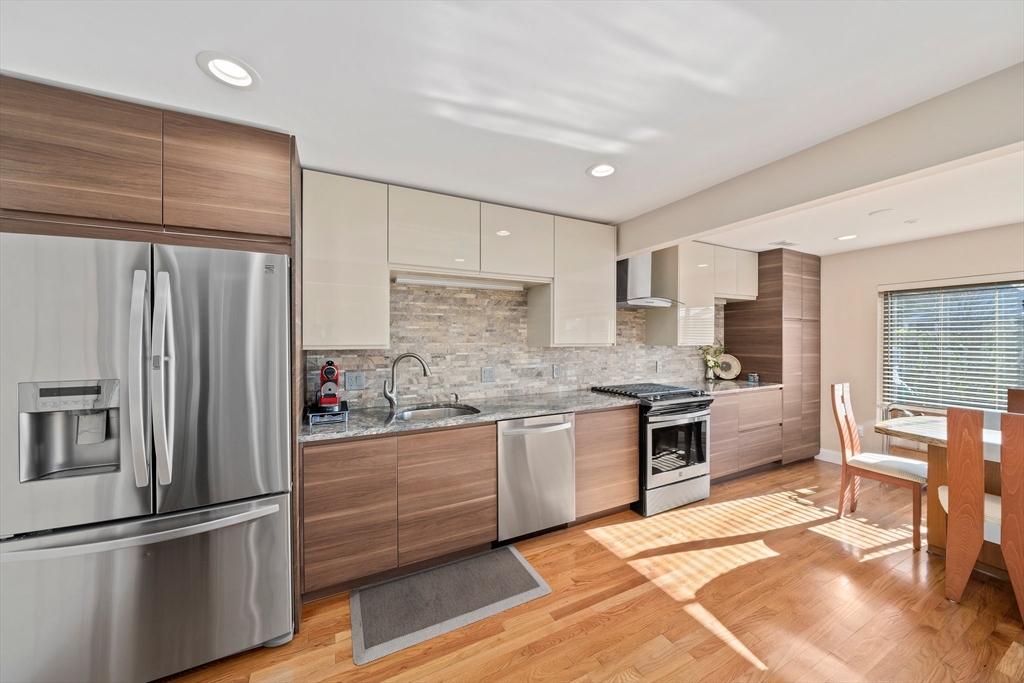 16 Rosewood Drive 18-04