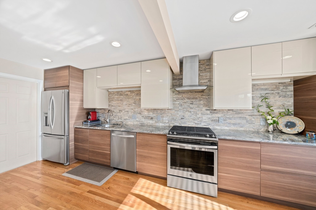 16 Rosewood Drive 18-04