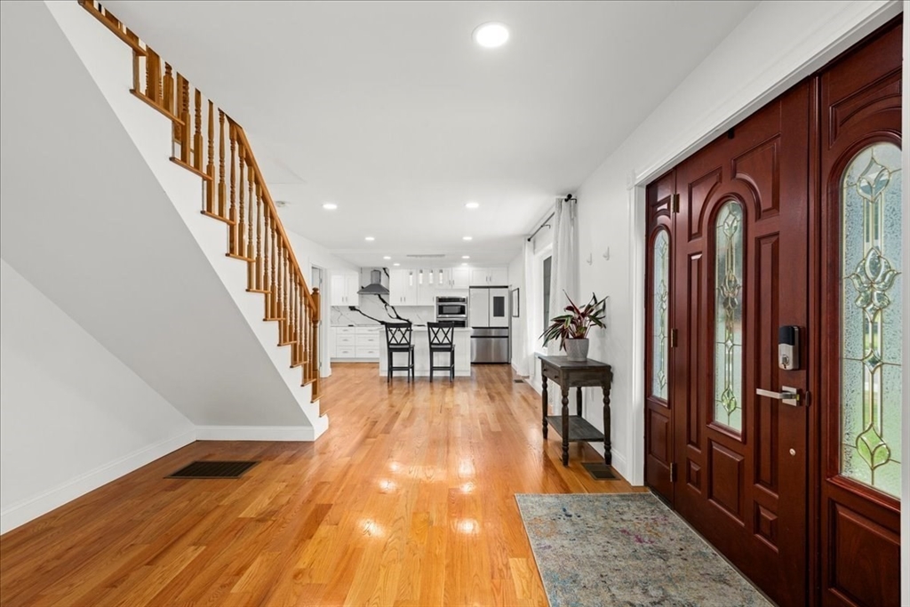 107 Newton Ave N