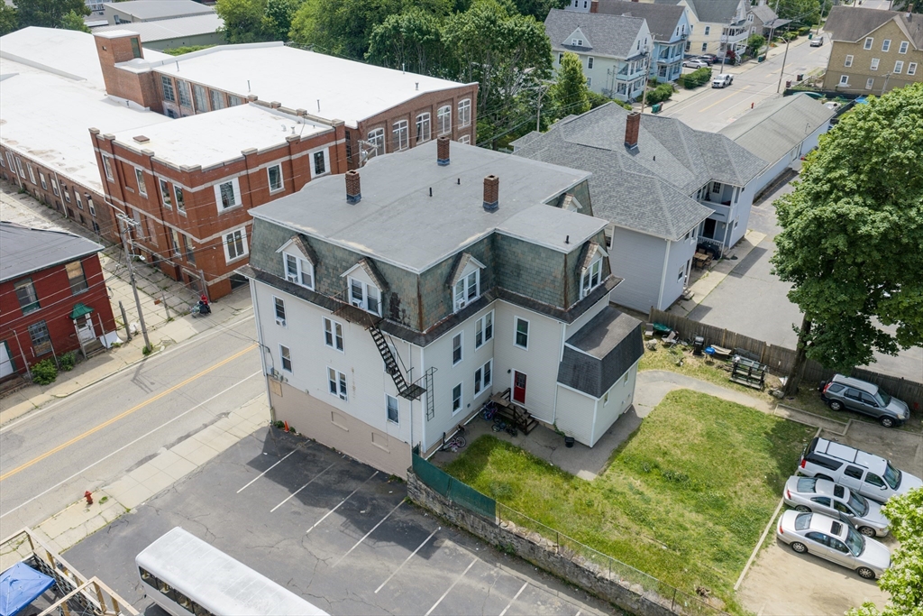 584 N Main St
