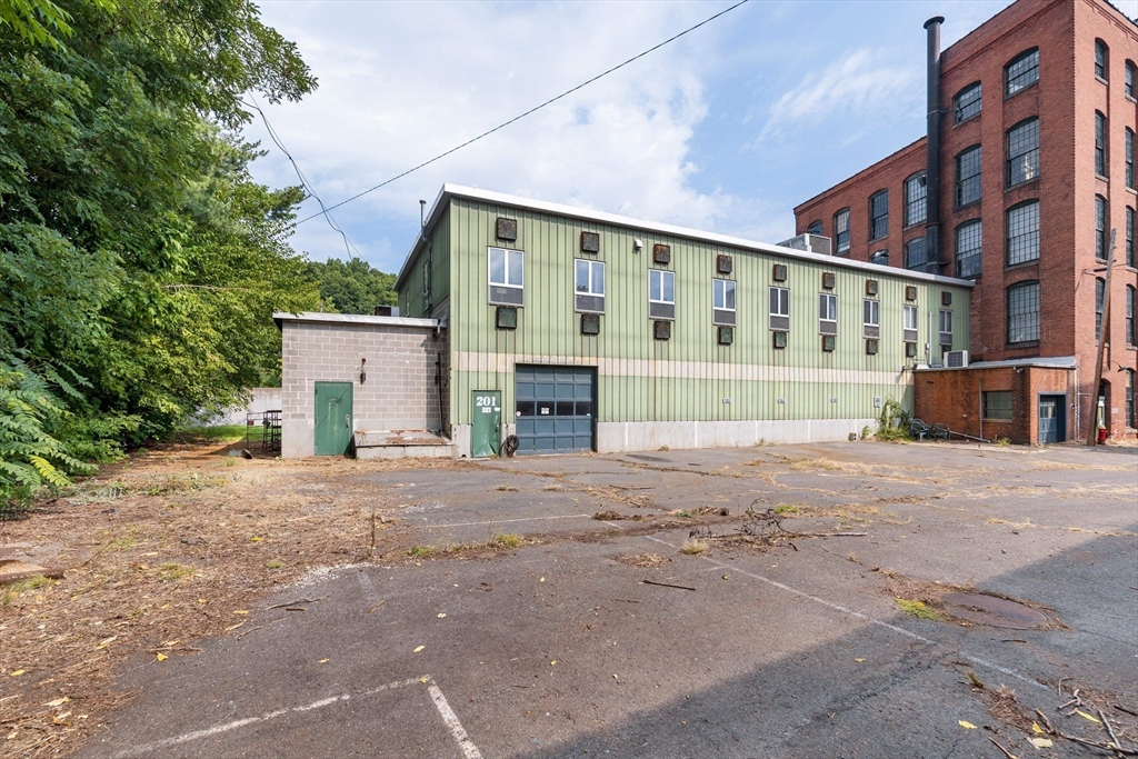 35 Lower Grape St