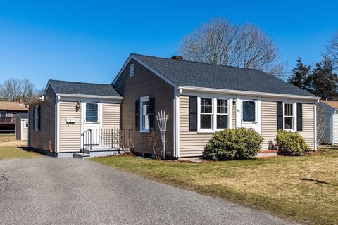 14 Sharon Dr Falmouth MA 02536