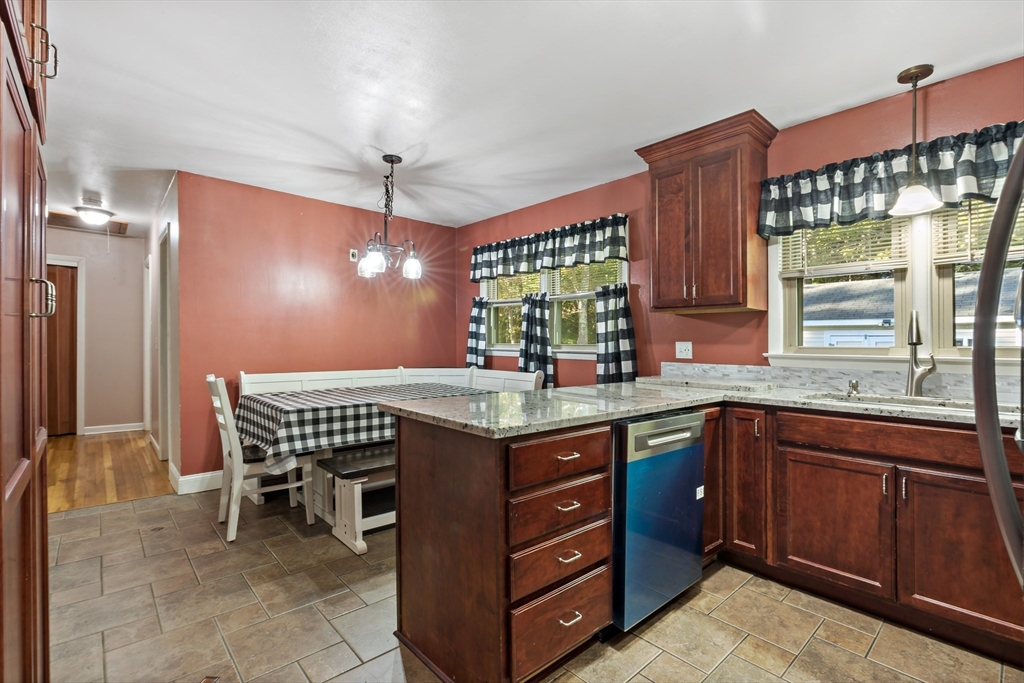 1352 Main St
