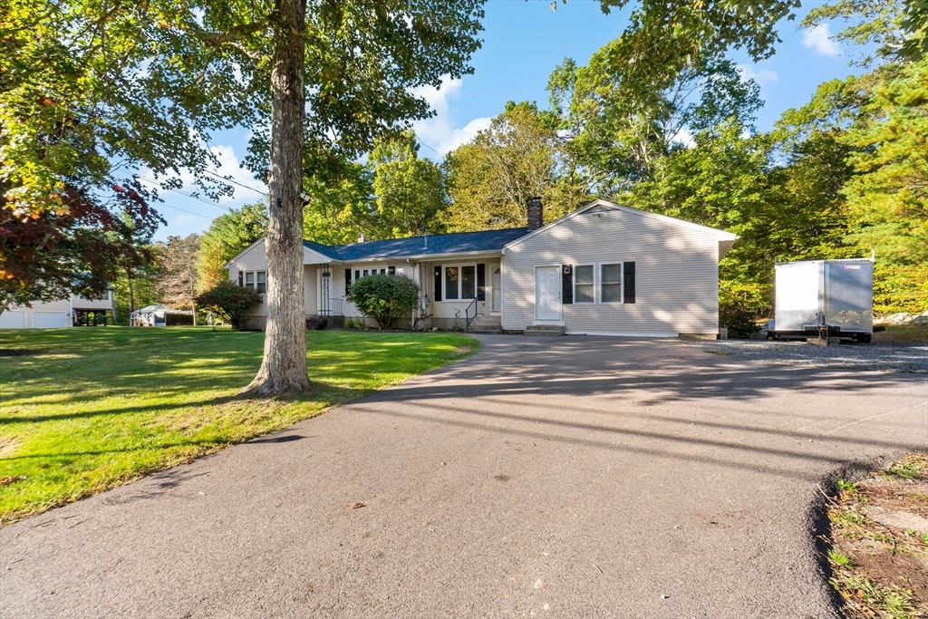 1352 Main St