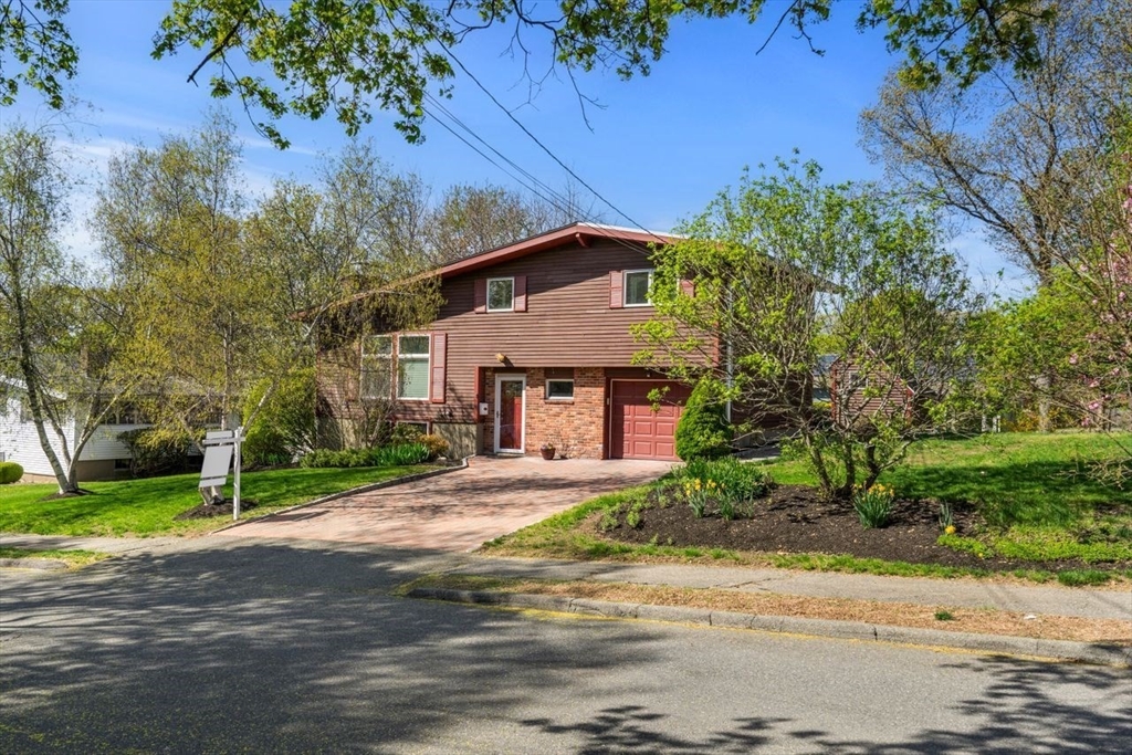 4 Belleair Dr