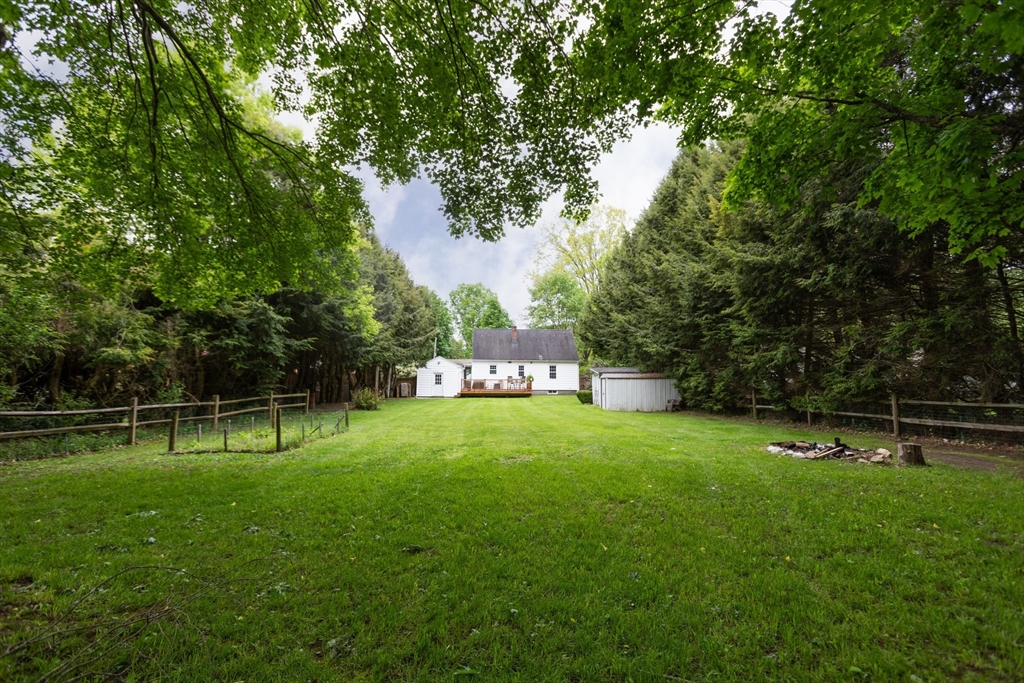 17 Leslie Dr