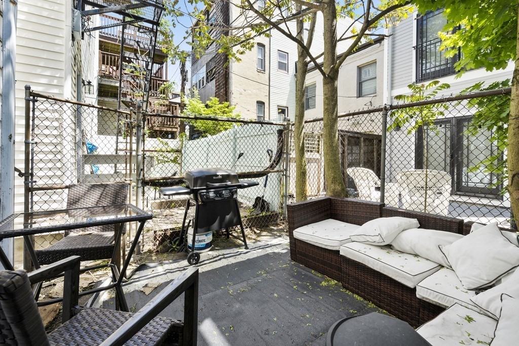 7 Grimes St