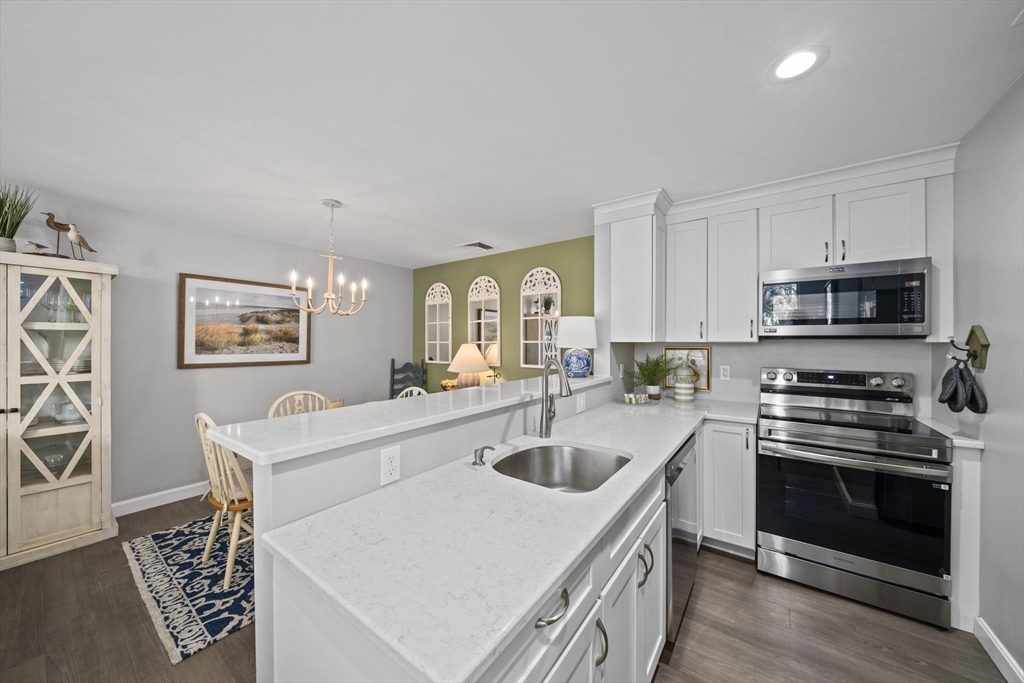 100 Parks St 18