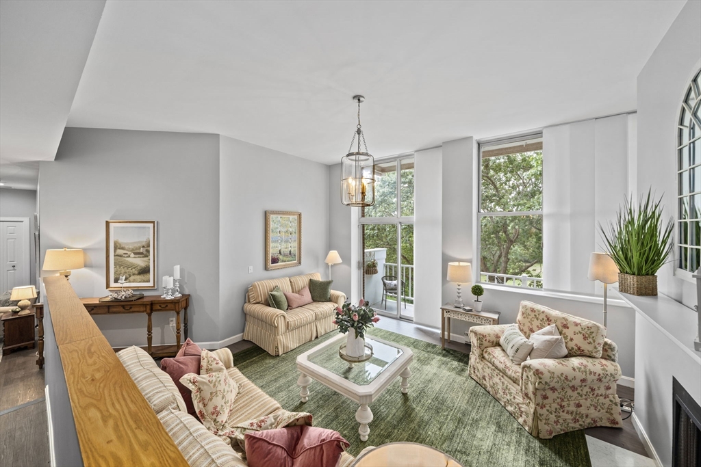 100 Parks St 18