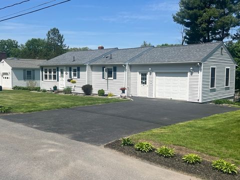 40 Flaggler Rd Leominster MA 01453