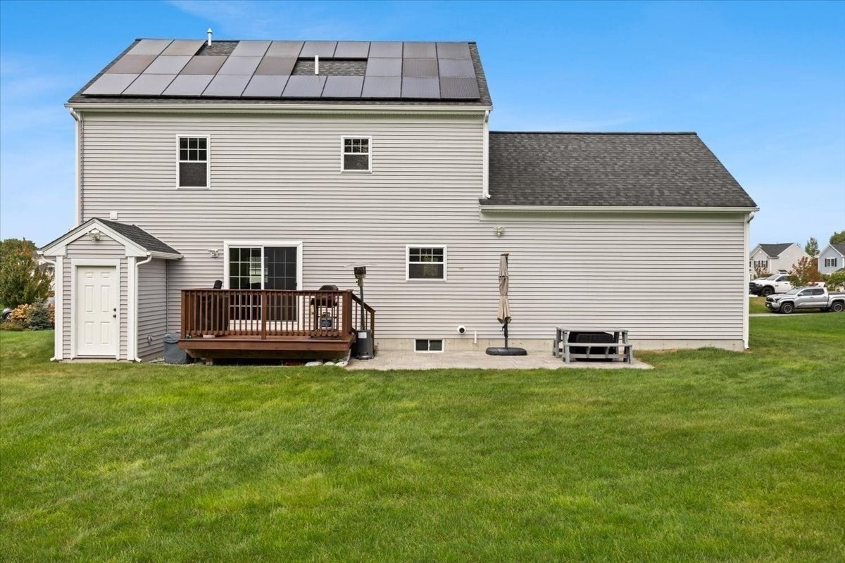 18 White Rock Lane, Swansea, MA, 18 White Rock Lane, Swansea, MA Photo #34
