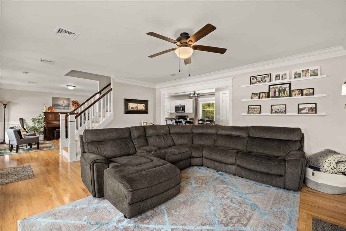 18 White Rock Lane, Swansea, MA, 18 White Rock Lane, Swansea, MA Photo #2