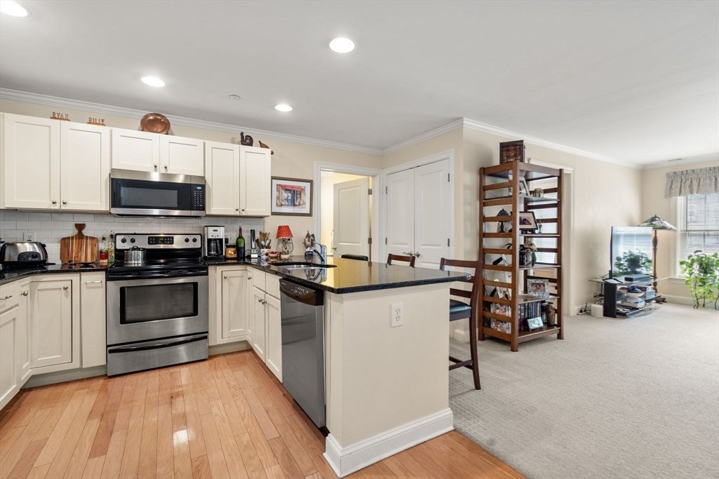 8 Crowninshield St 212