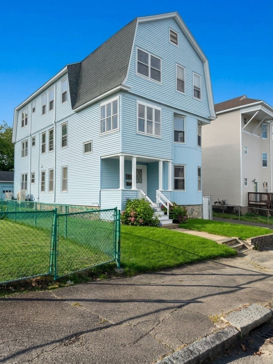 Click for 15 Ericsson St #1, Worcester, MA slideshow Click for 15 Ericsson St #1, Worcester, MA slideshow