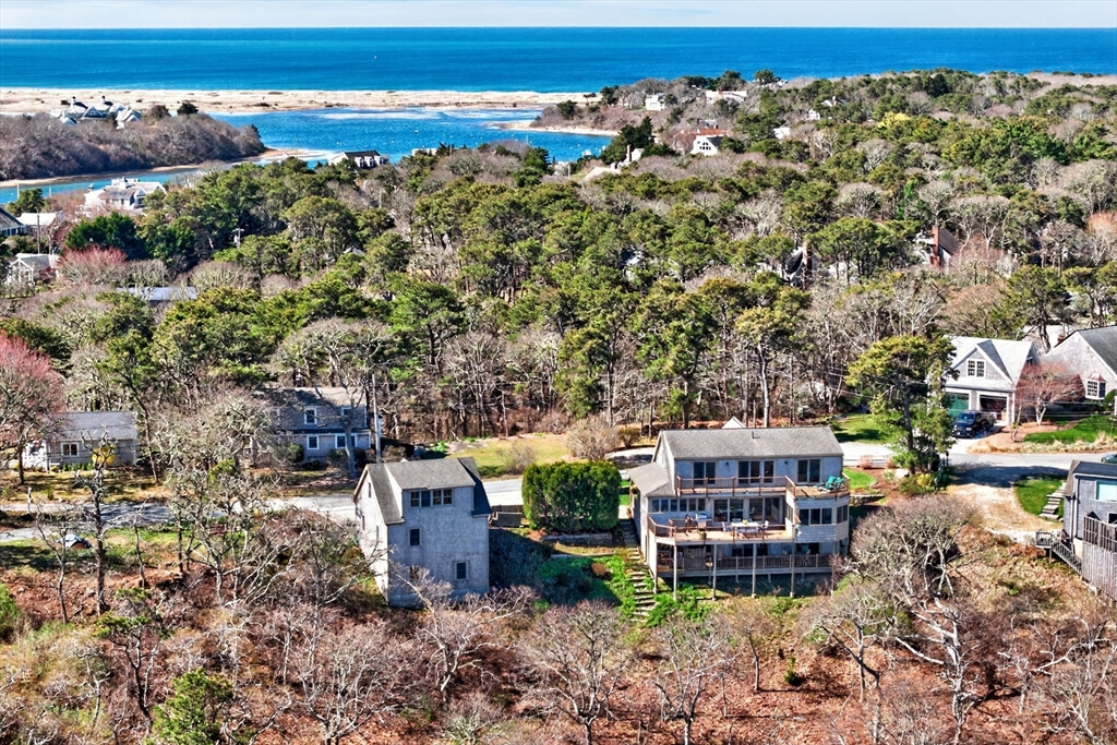 7 Squanto Dr