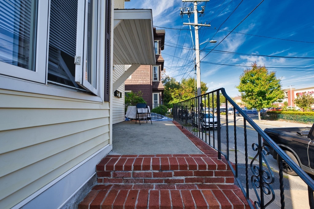 284 Sawyer St