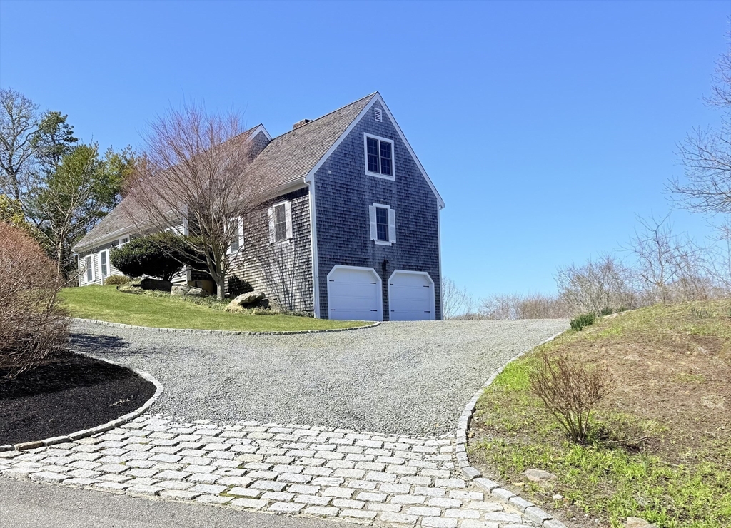 142 Ridgewood Dr