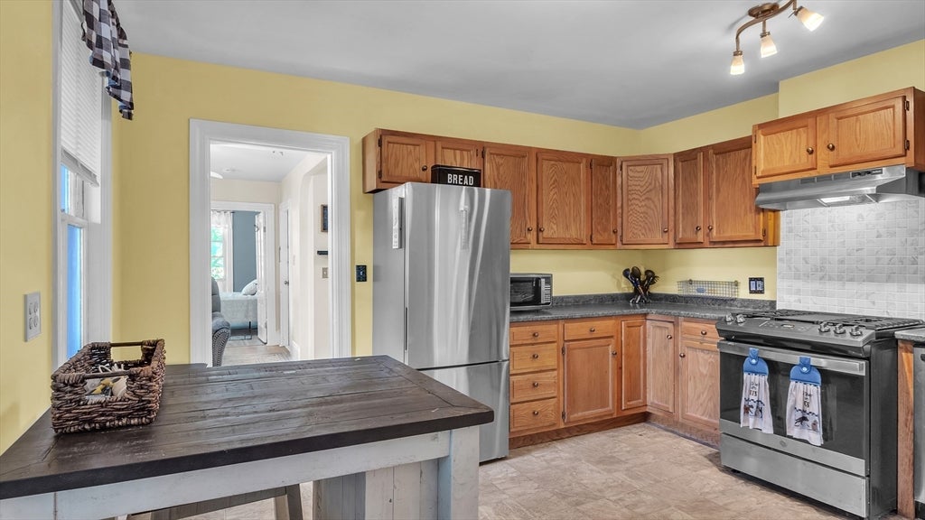 450 Main St #2, Haverhill, MA, 450 Main St #2, Haverhill, MA Photo #3