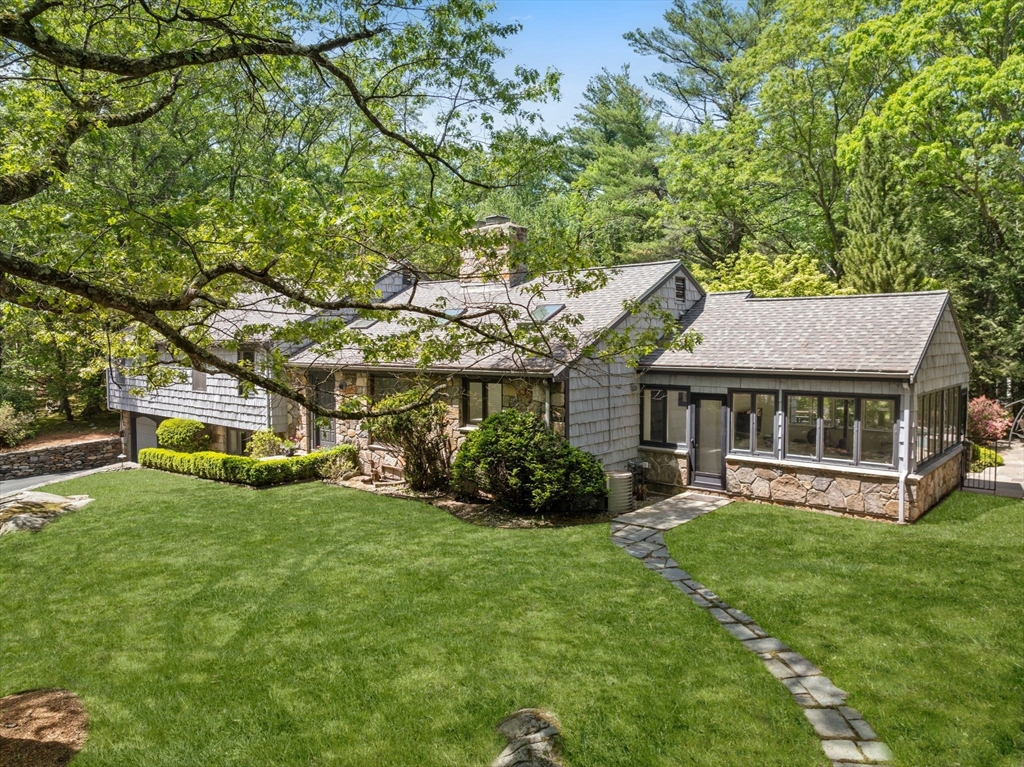 169 Hickory Rd