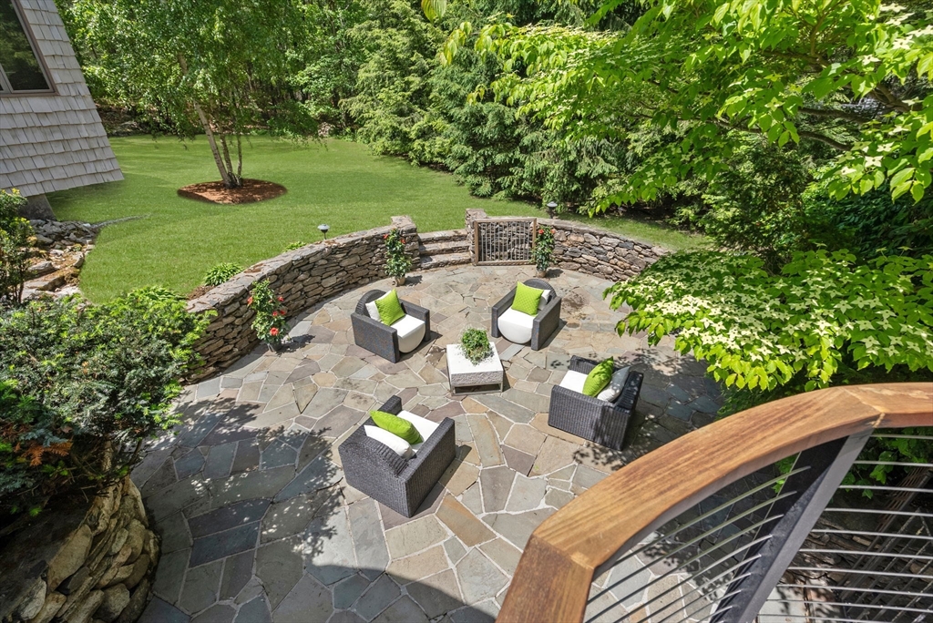 169 Hickory Rd