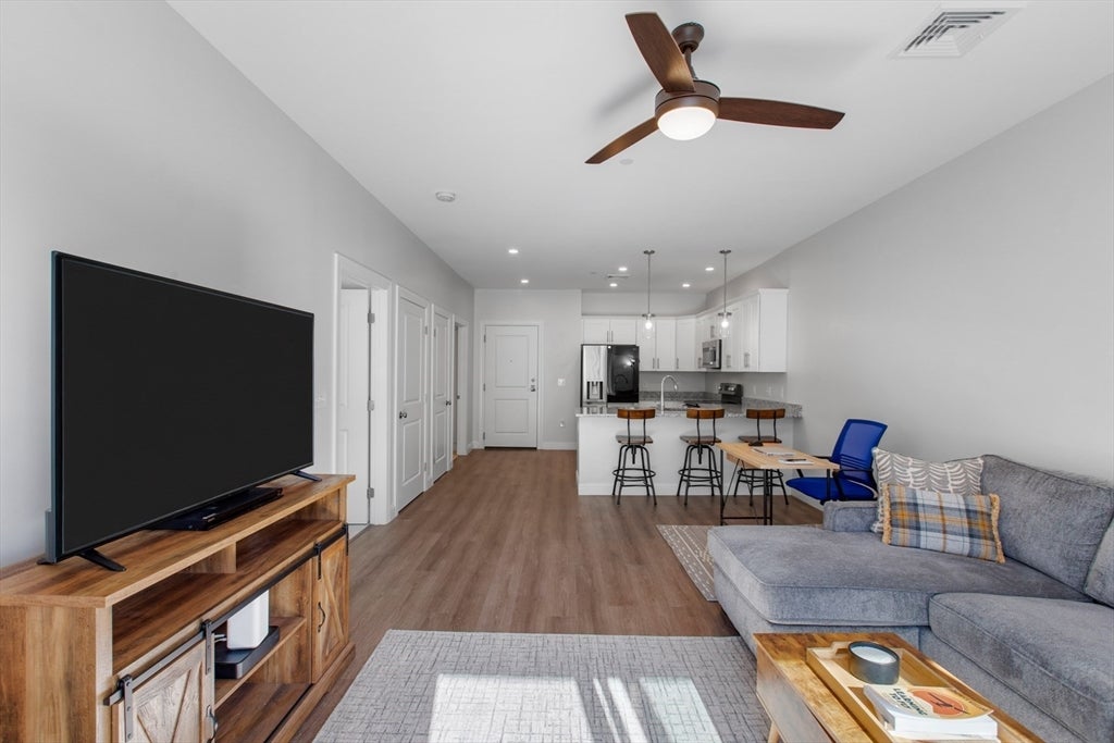 3211 Briarwood Village #3211, Clinton, MA Photo #11