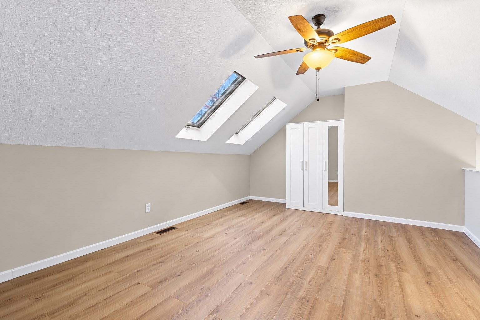 10 Eugene St #10, Lowell, MA, 10 Eugene St #10, Lowell, MA Photo #13